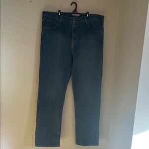 Wrangler Men’s straight Leg Jeans MGW75GB
40x32